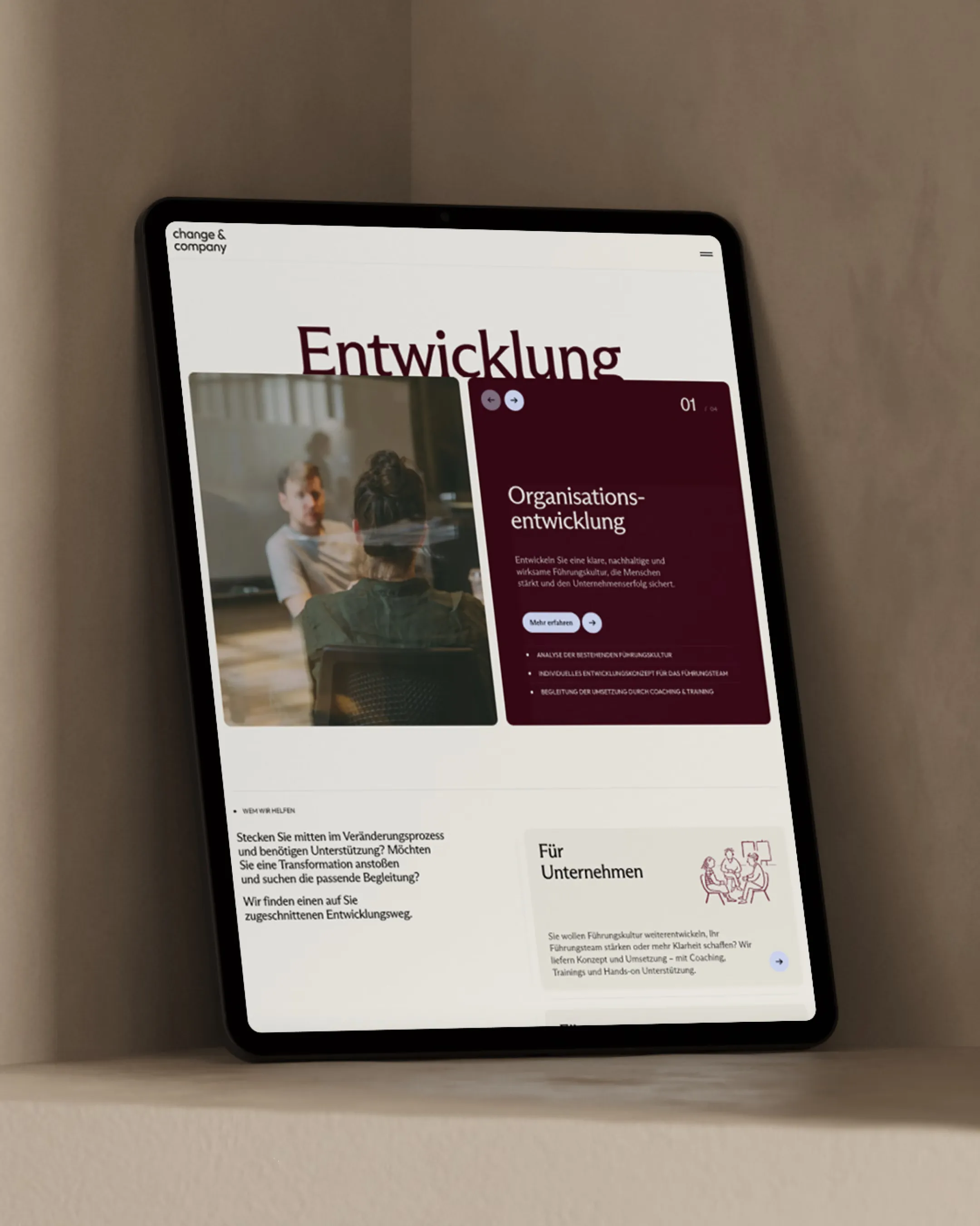 Tablet mit Change & Company Website